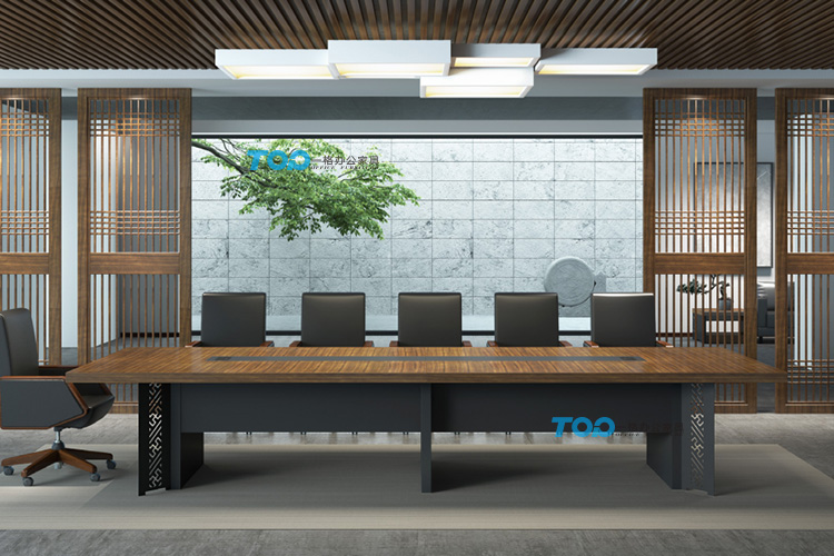 稳重厚实会议桌体现出办公室无限空间，满足了能为会议激情充分提升了办公效率