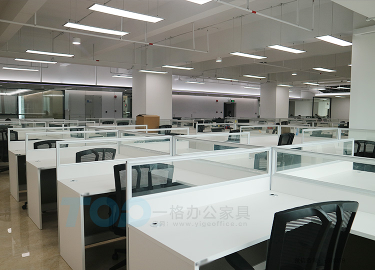 十字形办公卡位.JPG 十字形办公卡位.JPG