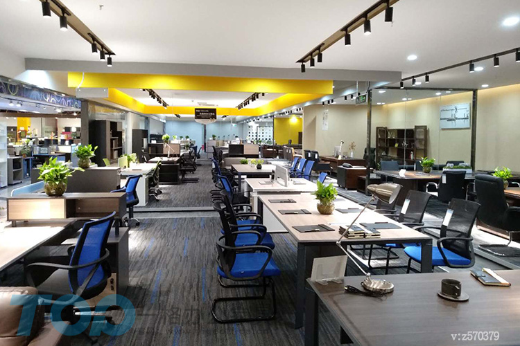 办公卡位实拍.jpg 办公卡位实拍.jpg