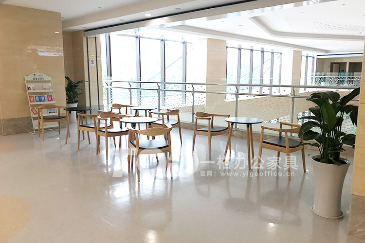 休闲洽谈椅.jpg 休闲洽谈椅.jpg