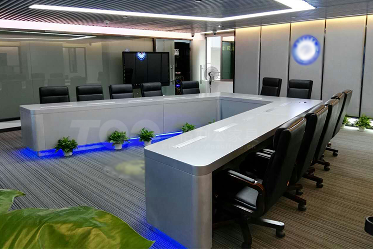 异形办公桌侧方.jpg 异形办公桌侧方.jpg