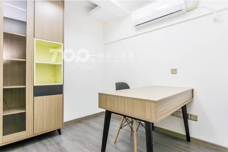 衣柜工作台.jpg 衣柜工作台.jpg