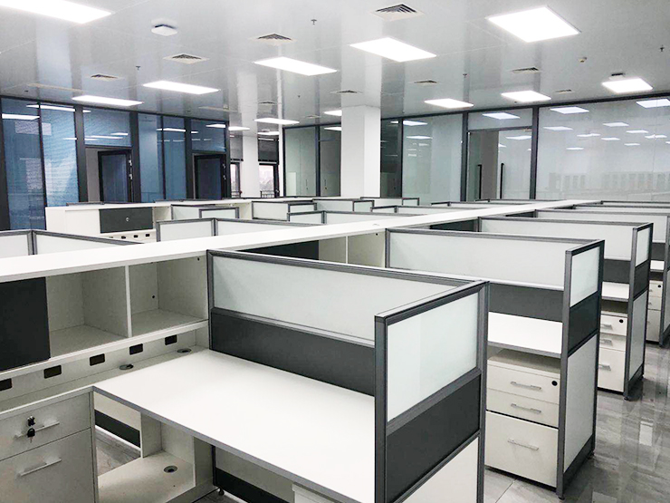 定制屏风办公桌.jpg 定制屏风办公桌.jpg